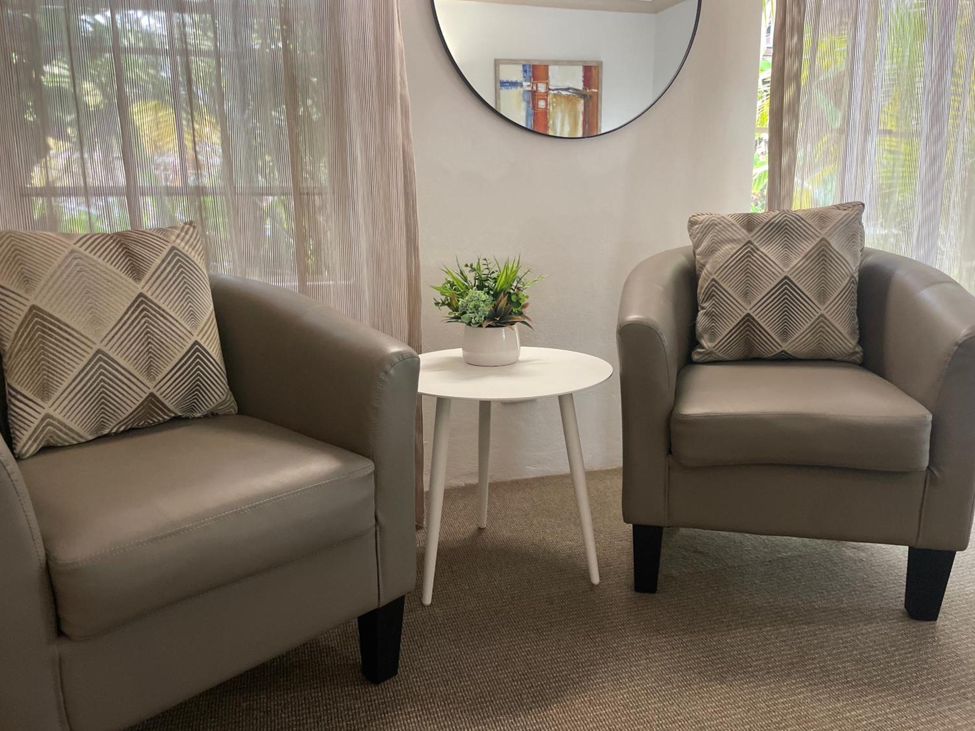 Oasis Inn Ulladulla - Welcoming Guests 18 Years And Older Exterior foto